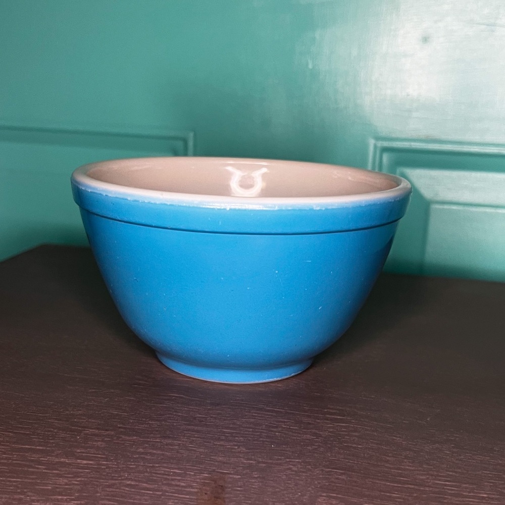 Vintage Pyrex Primary Blue Nesting Bowl.